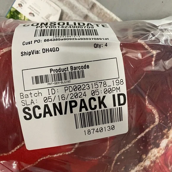 2 Red Marble Art Modern Decor Throw Pillows - NIB - 18’x18’ Gorgeous Collection - Picture 5 of 8